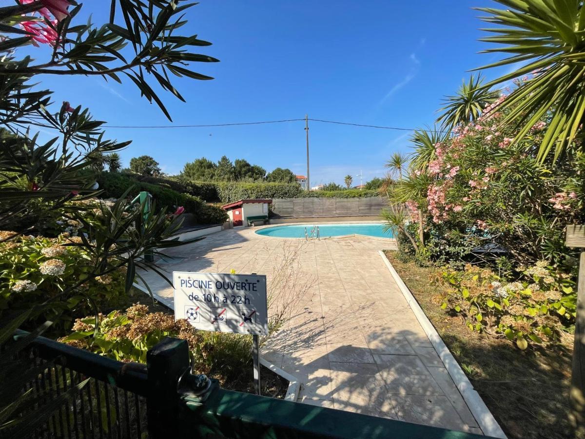 Splendide Appartement De Charme Avec Patio, Parking Et Plage A 3 Minutes Biarritz Exteriör bild