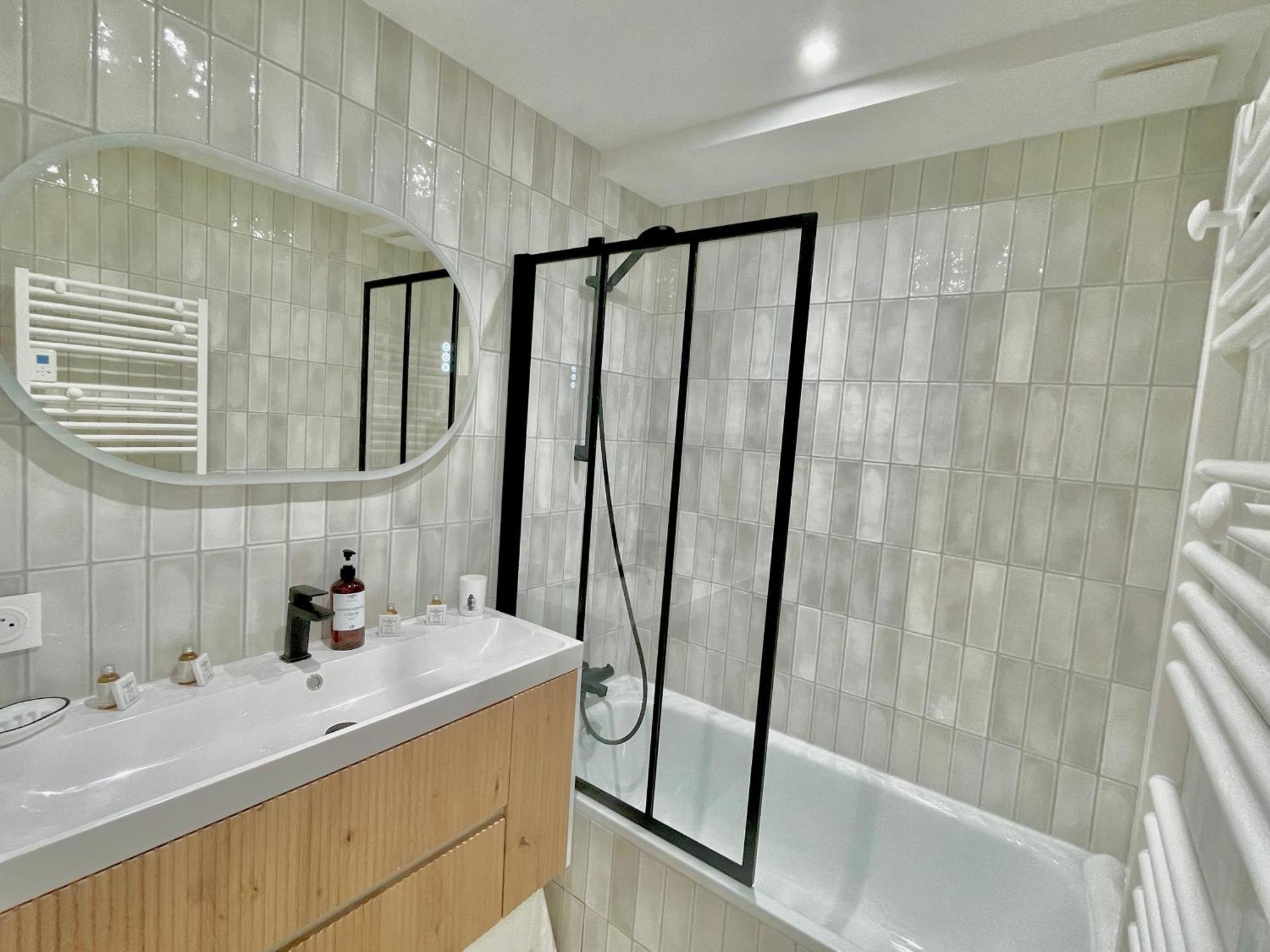 Splendide Appartement De Charme Avec Patio, Parking Et Plage A 3 Minutes Biarritz Exteriör bild